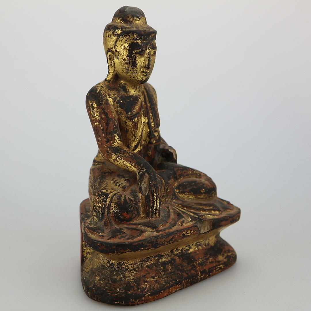 BUDA BHUMISPARSHA MUDRA.