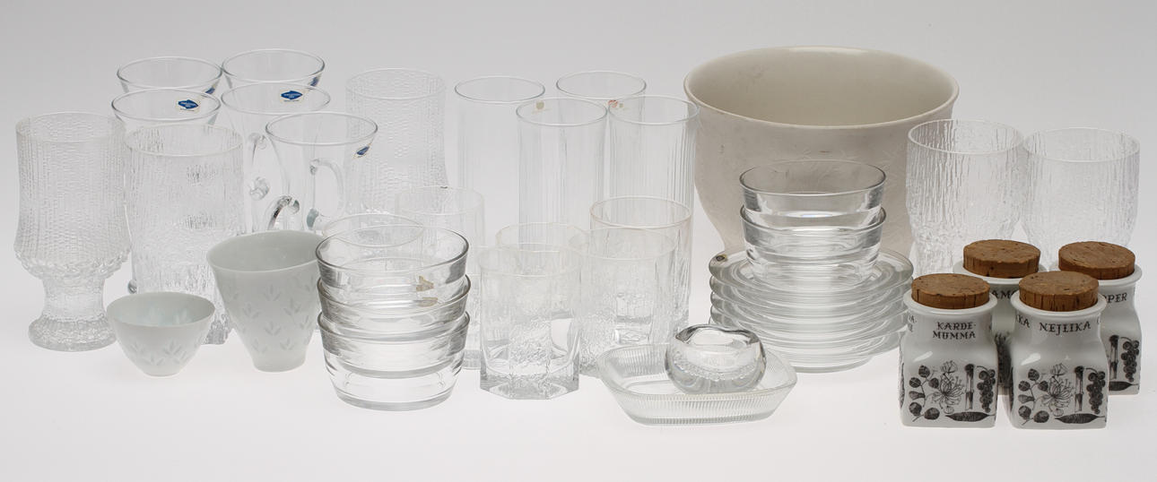 PARTI GLAS och KERAMIK, ca 30 delar, bla Arabia, Nuutajärvi och Iitala.