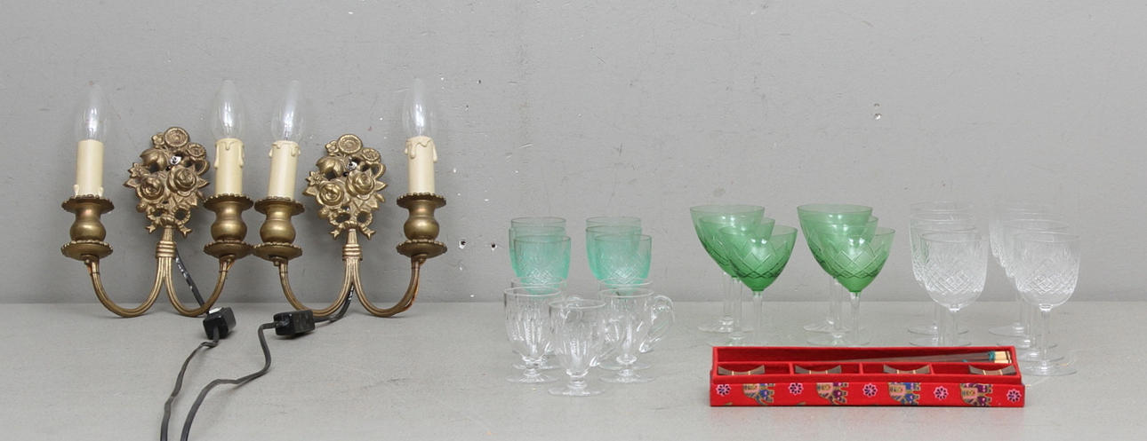 PARTI Glas,samt lampetter, tidigt 1900-tal.