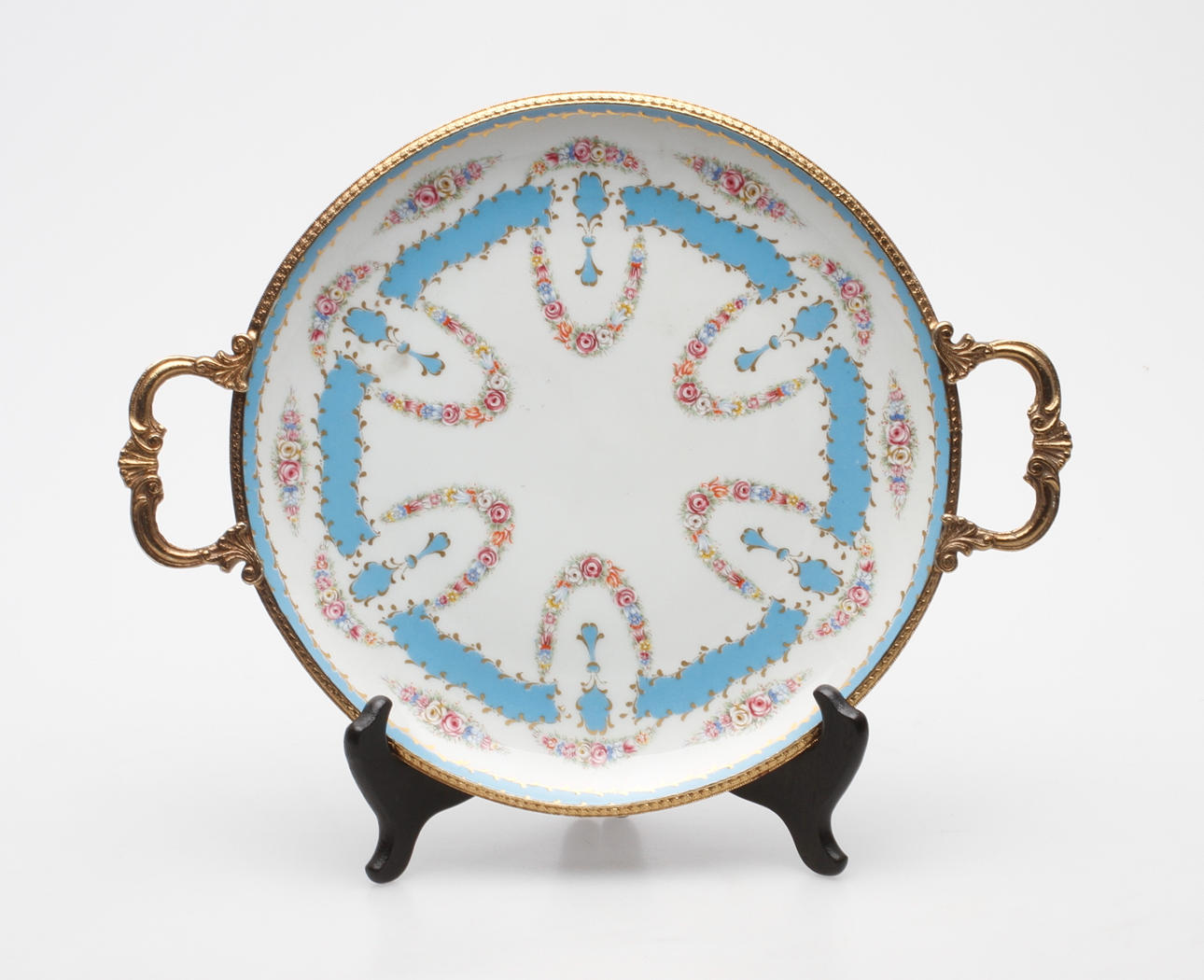 BRICKA, porslin och gulmetall, Frankrike, 1900-tal.