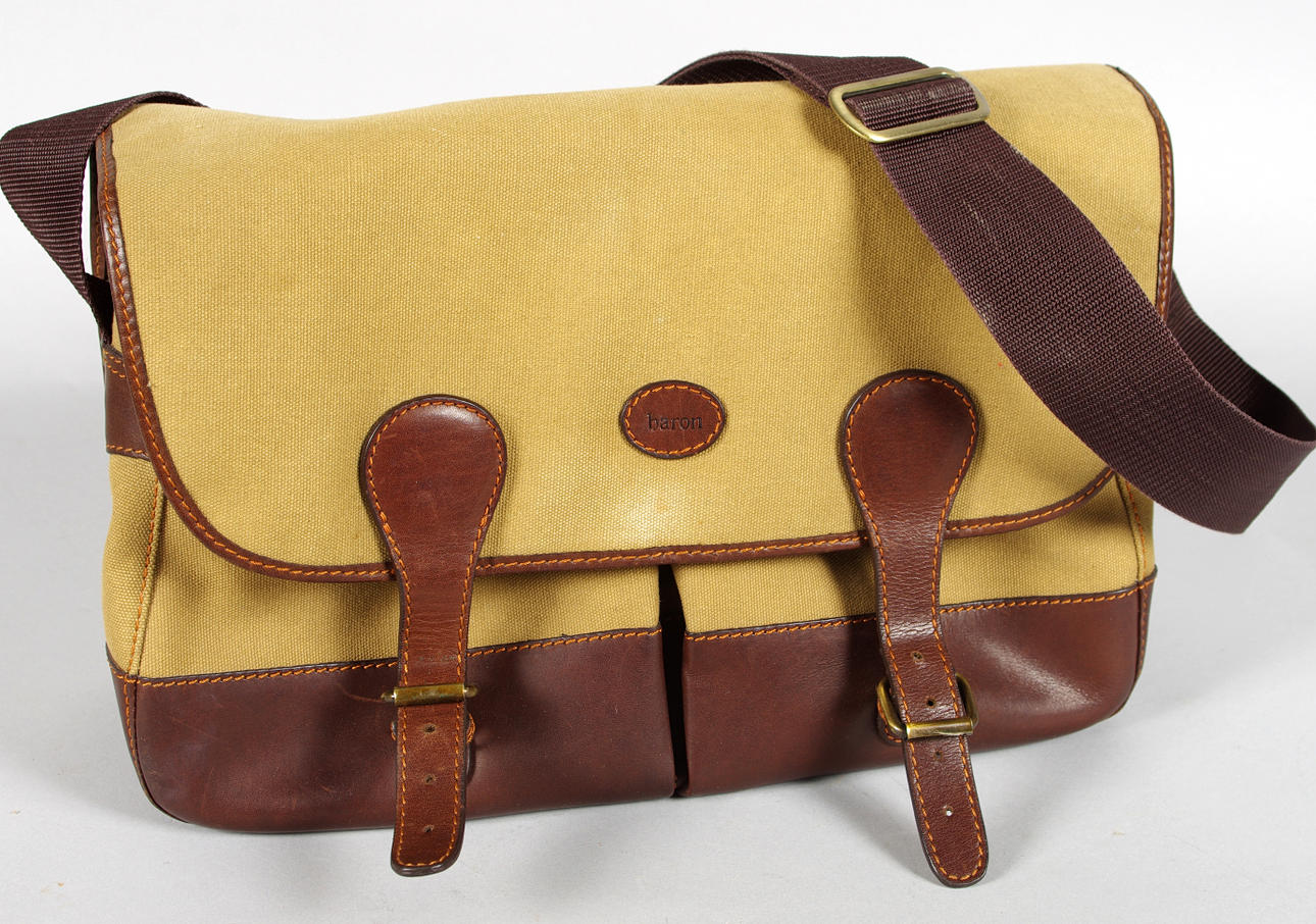 VÄSKA, skinn/textil, Baron.