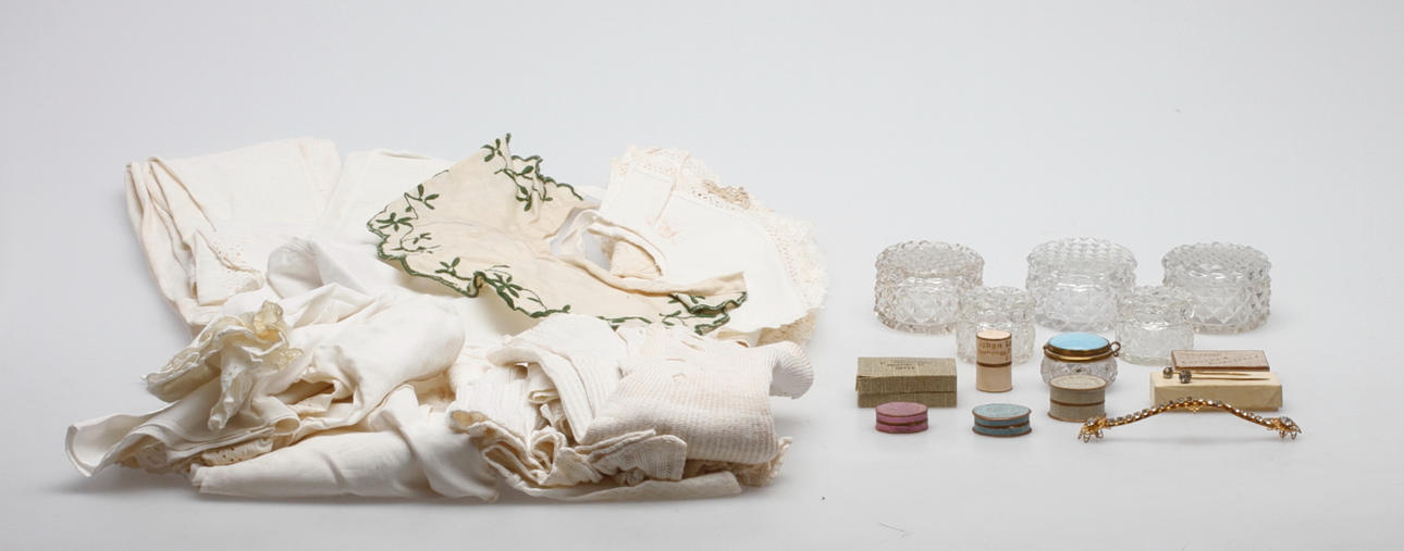 ASKAR samt TEXTILIER. 1800/1900-tal.