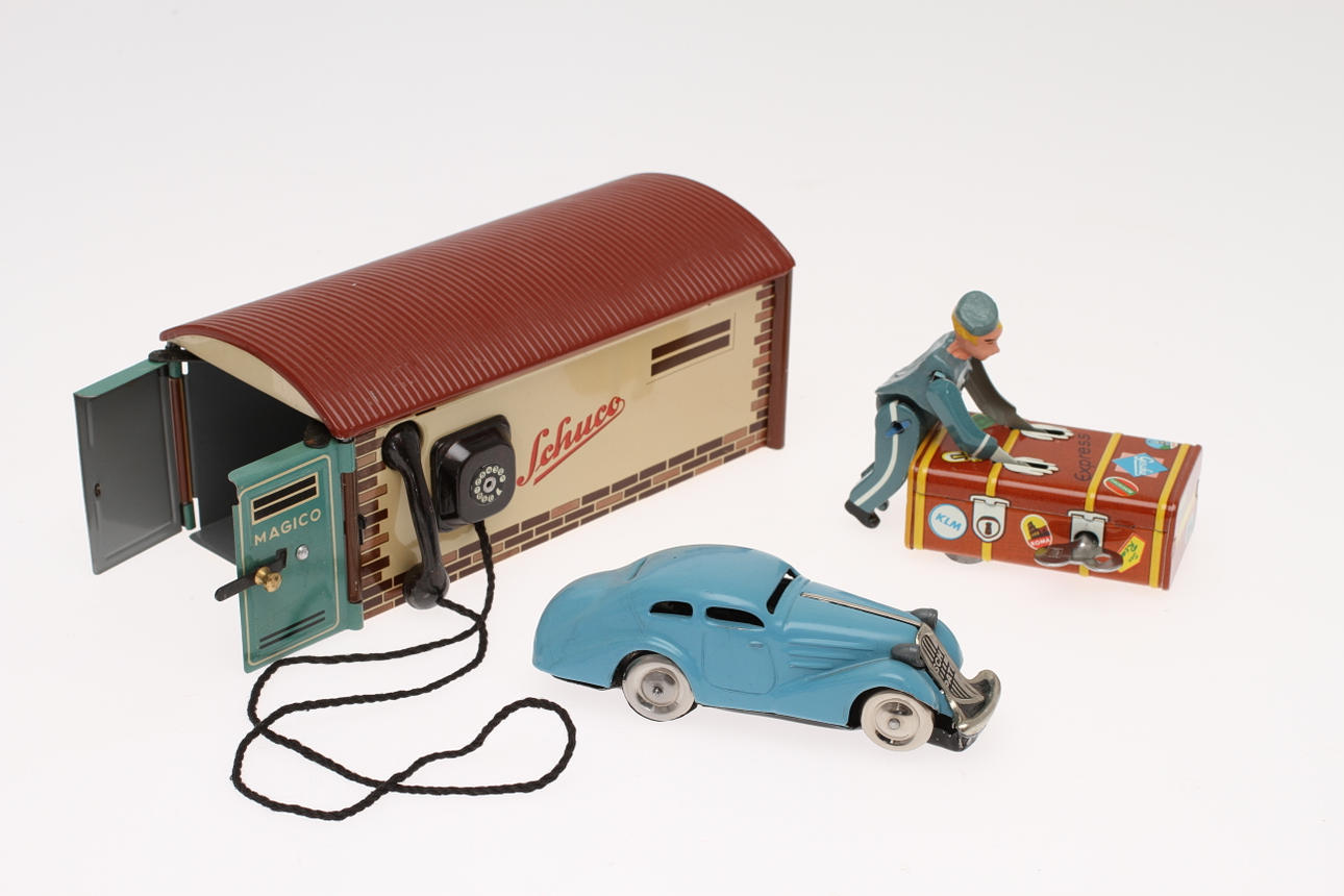 SCHUCO GARAGE MAGICO 500 och BIL samt GESCHA PORTER.
