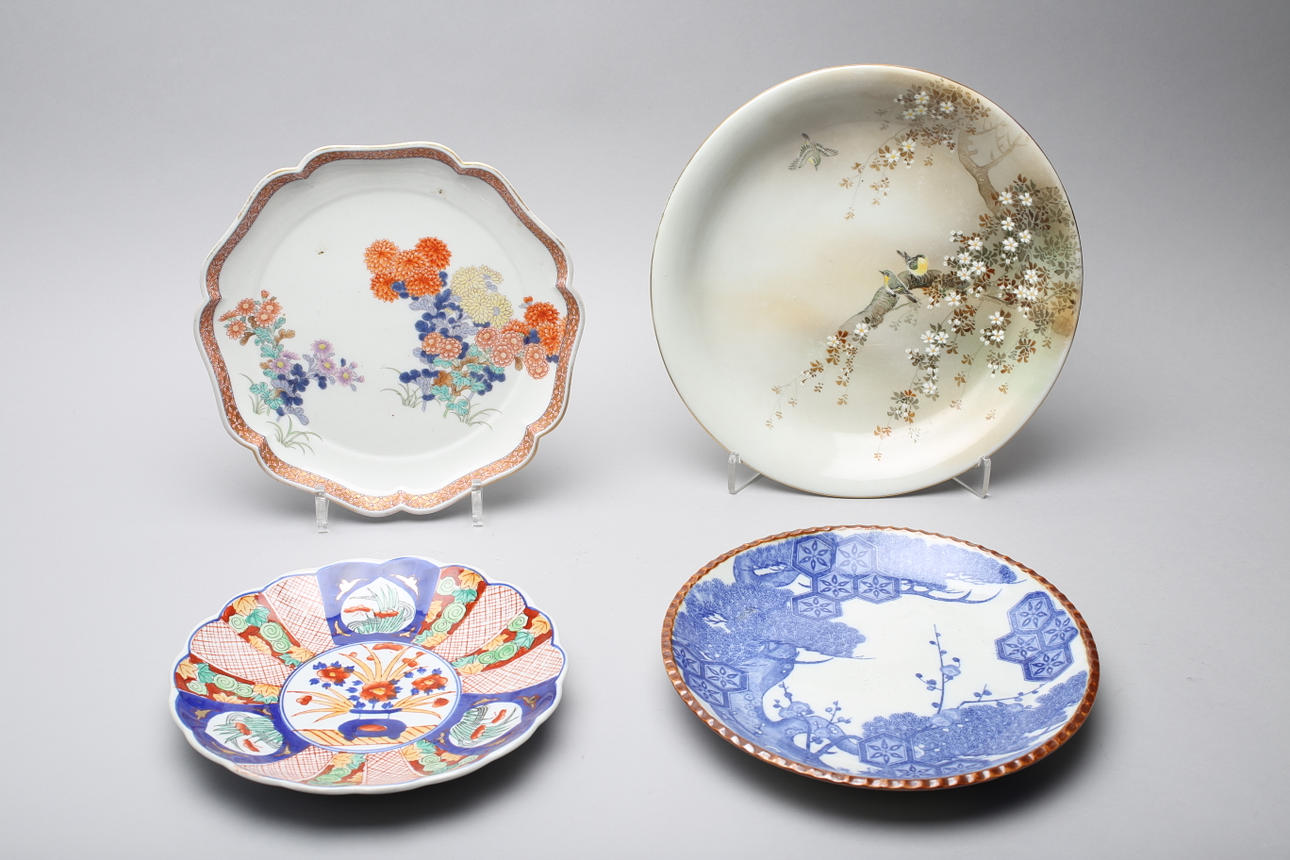 TALLRIK, Fyra olika, Japan 2. 1900-talets halva.