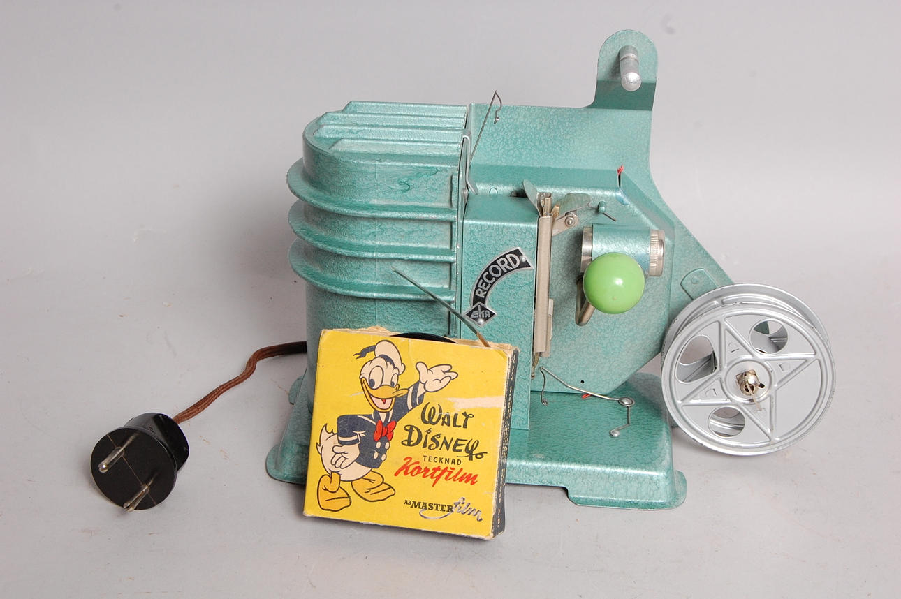 FILMPROJEKTOR, " Bingscope" 1930-40-tal med 1 st Kalle Anka kortfilm.