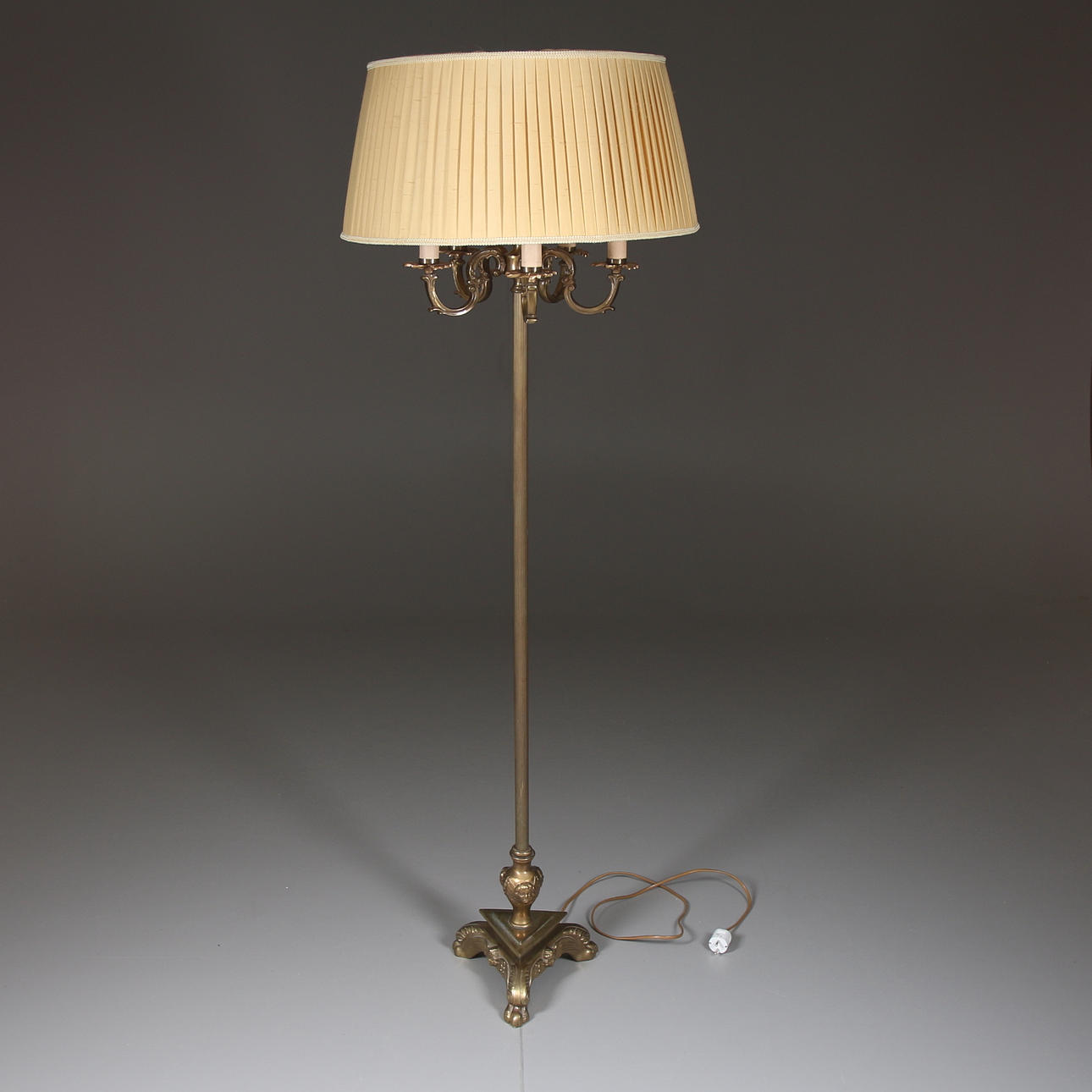 GOLVLAMPA, 1940-tal.