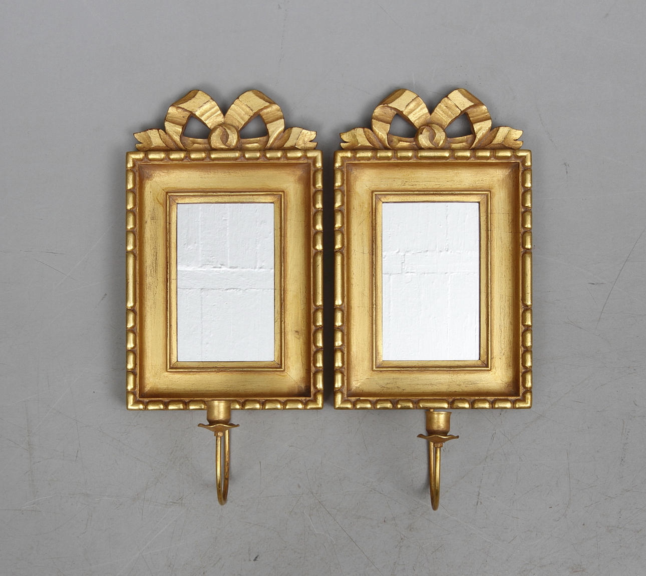 LAMPETTER, ett par, Gustaviansk-stil, 1900-talets fjärde kvartal.