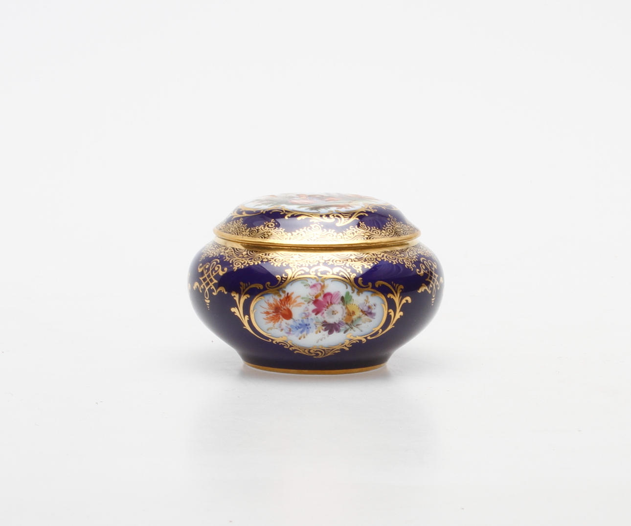 DOSA, porslin, Meissen, troligen 1800-tal.