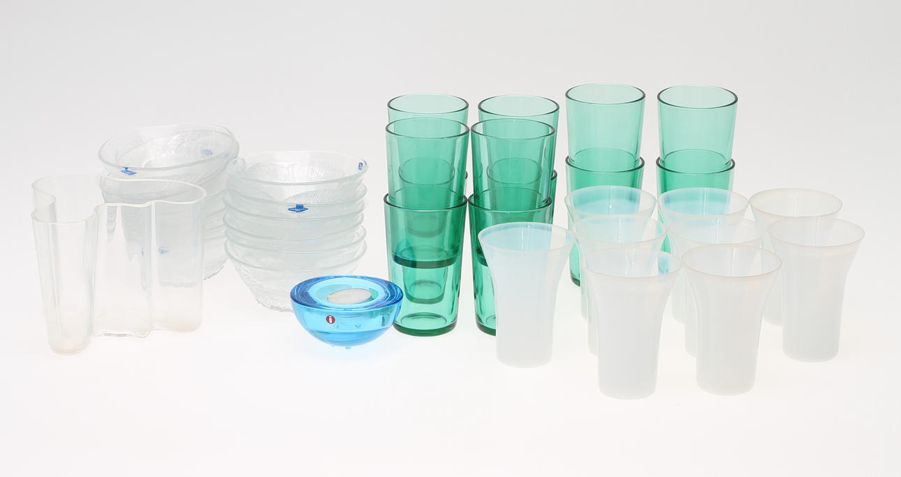 PARTI GLAS, 35 delar, Finland. Bla Iitala och Nuutajärvi.