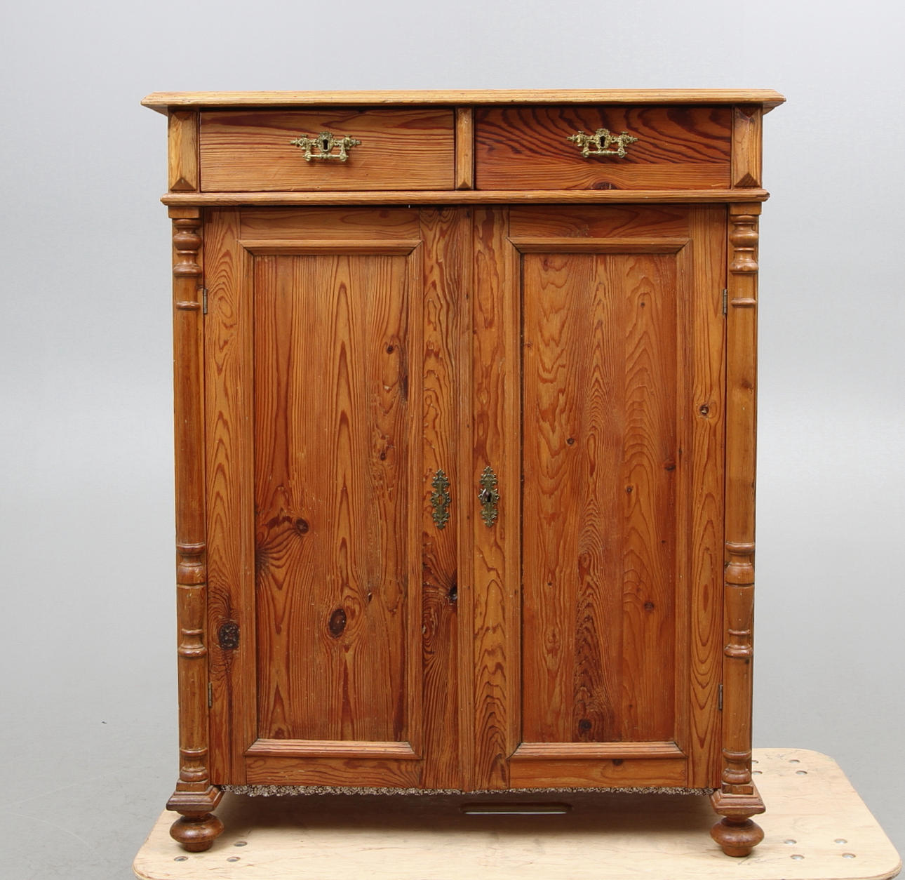 SKÄNK, nyrenässans, sent 1800-tal.