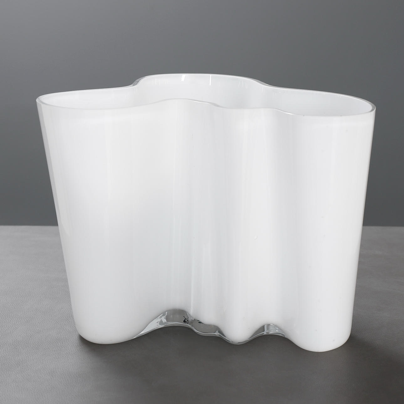 ALVAR AALTO. Vase "Wirsing".