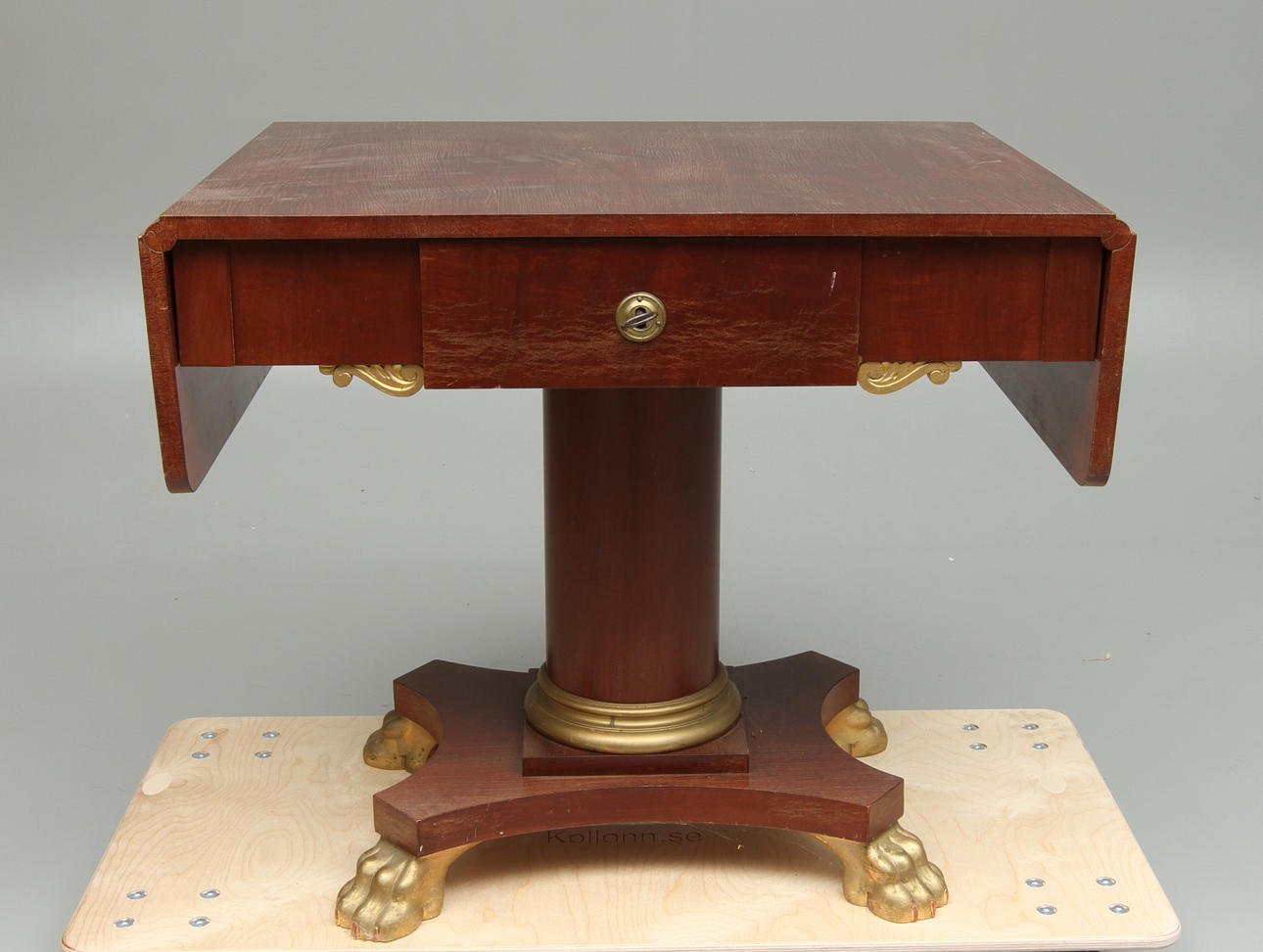 SALONGBORD, Karl Johan, 1800-tal.