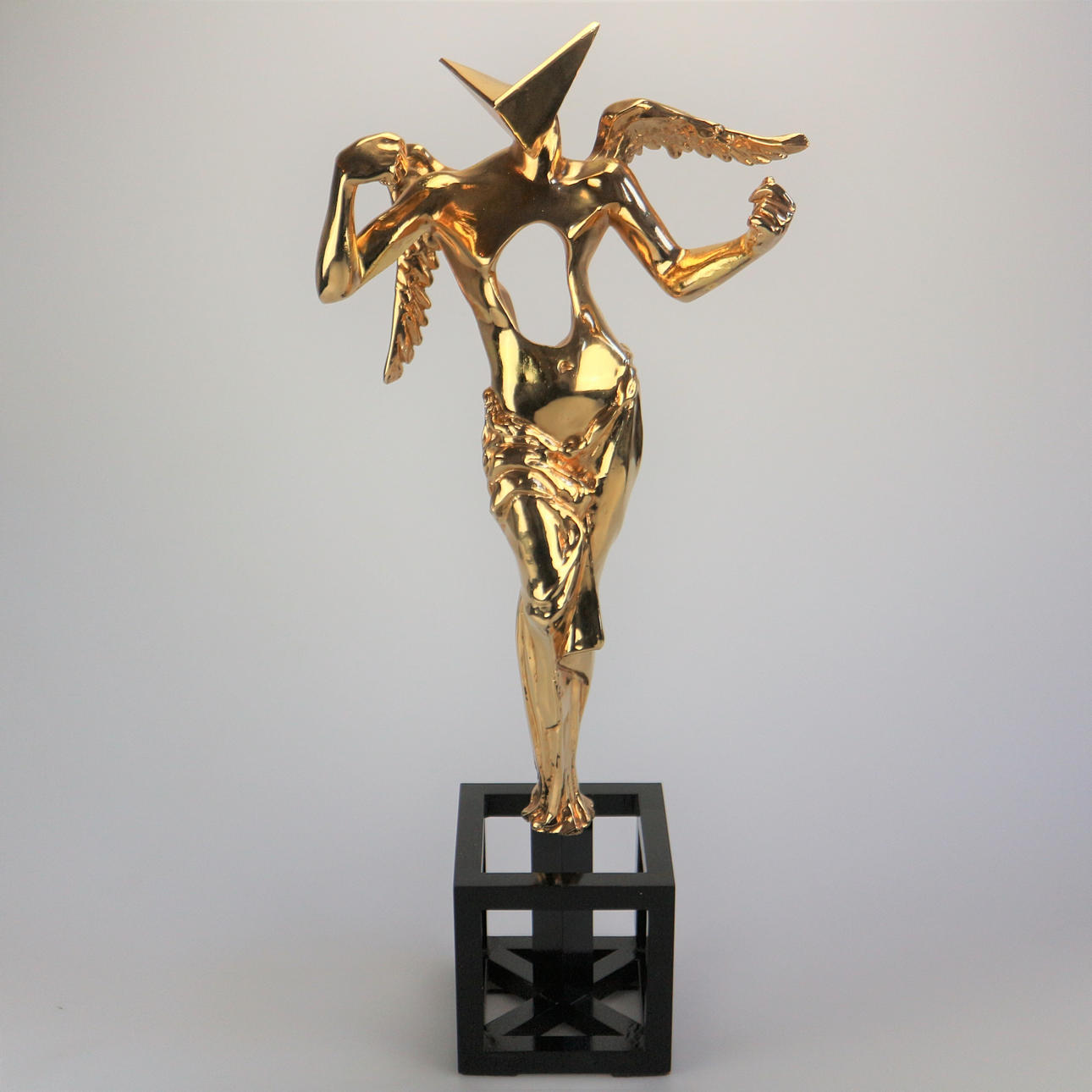 SALVADOR DALÍ. SURREALISTISK ENGEL.