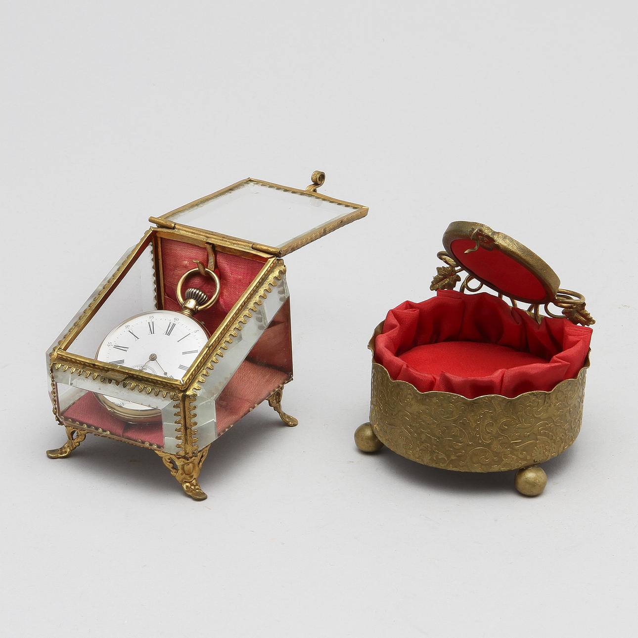 FICKURSTÄLL, 2 st samt FICKUR, 14 k guld.