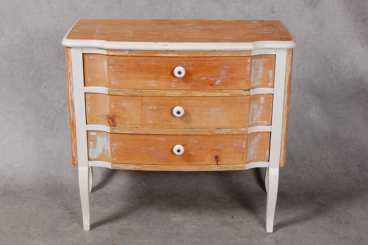 BYRÅ, rokokostil, 1900-tal.