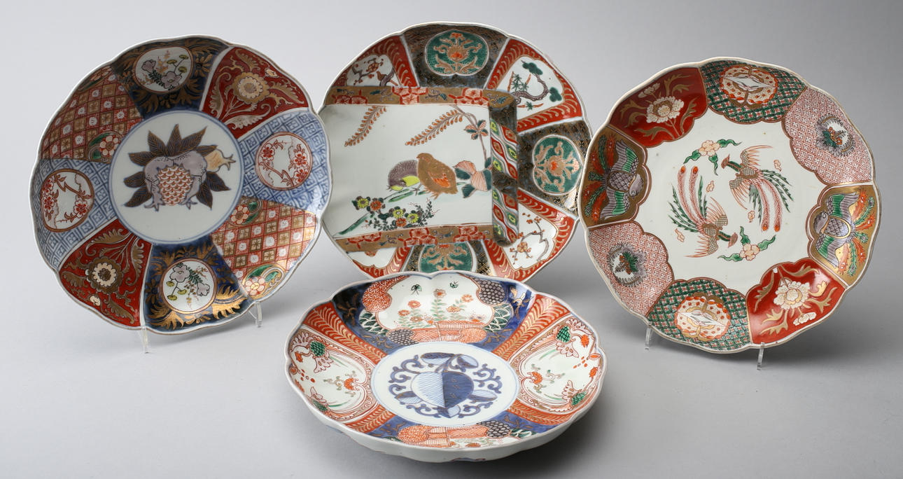 TALLRIKAR, fyra stycken. Japan 1800-talet.