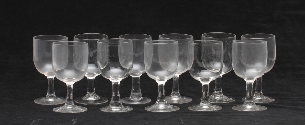 VINGLAS, 11 delar, 1900-talets första hälft.