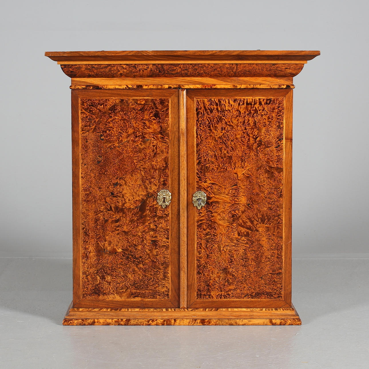 WALL CABINET, alrot, 19th century.