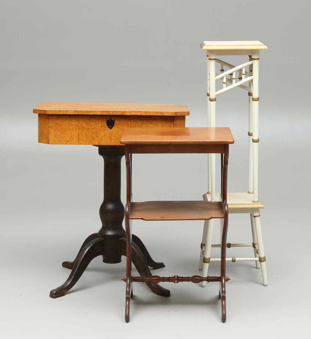 SYBORD, TIDNINGSHYLLA, PIEDESTAL, 1800/1900-tal.