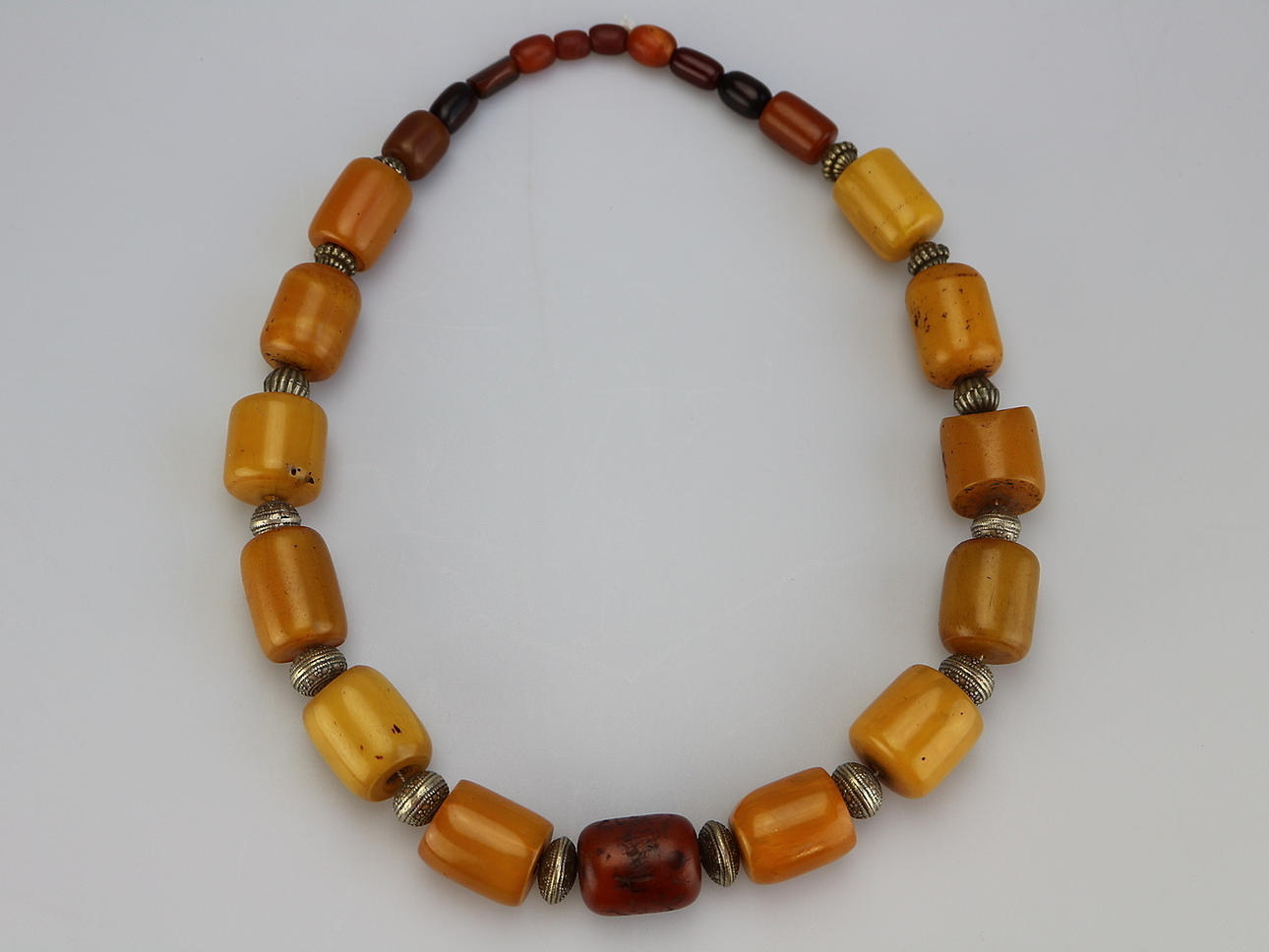 COLLAR AMBAR.