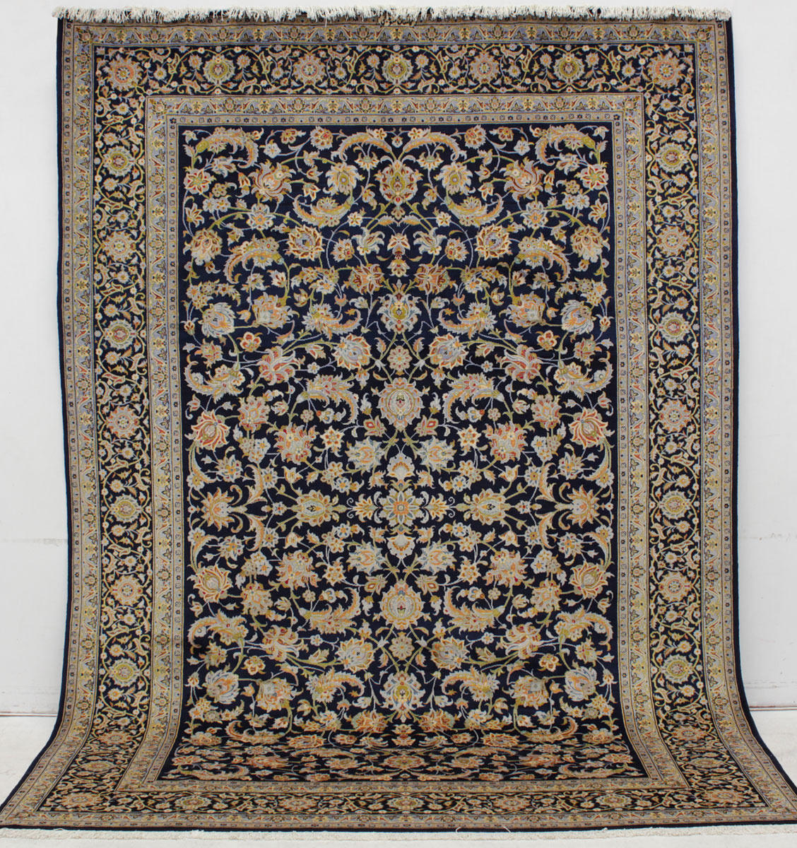 MATTA, Blå Keshan, 375 x 270 cm.