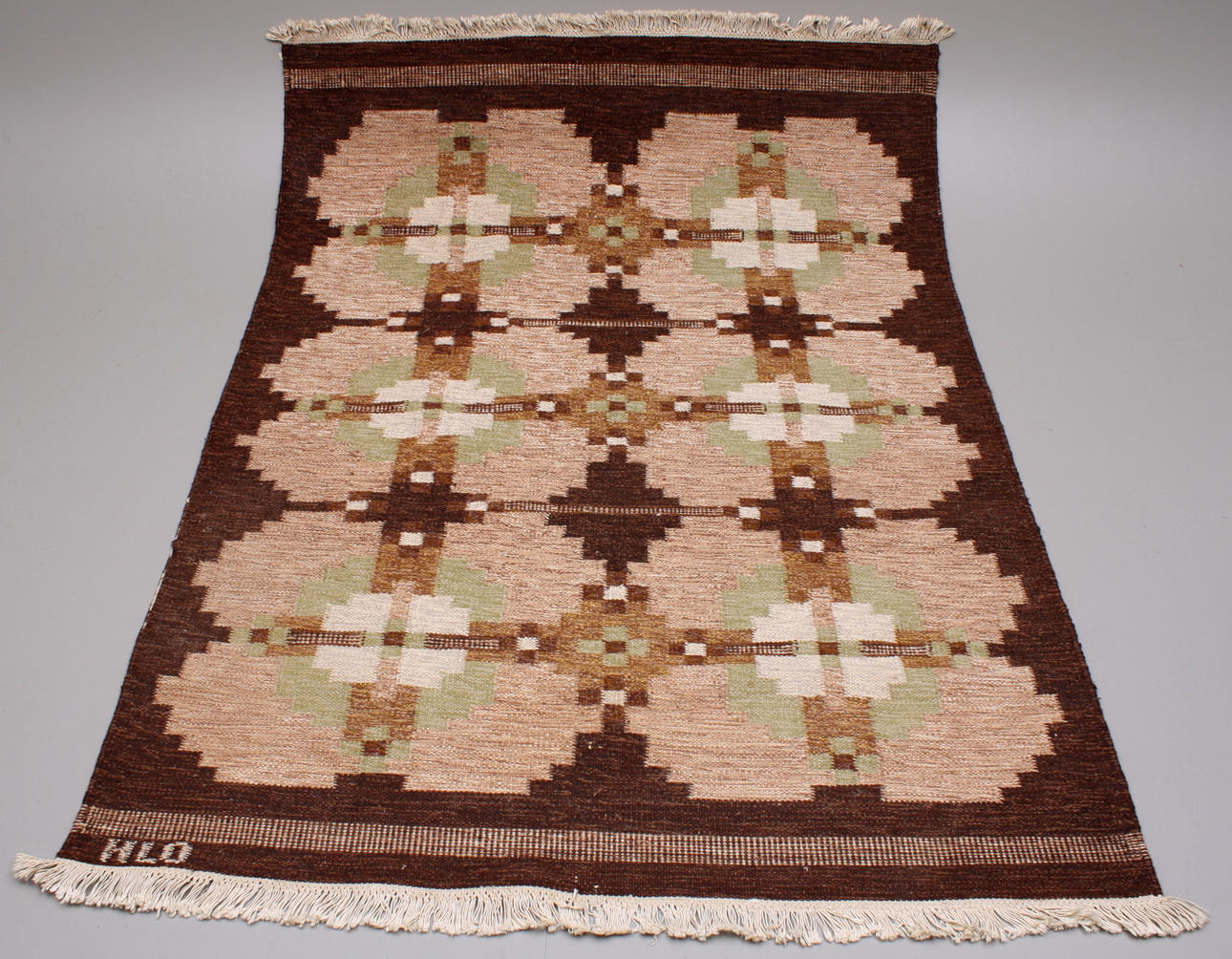 RÖLLAKANSMATTA, 170x235, signerad HLO.