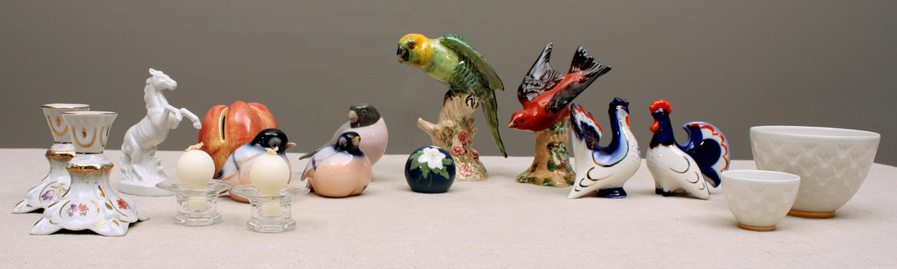 PORSLINSFÖREMÅL, 16 st, fåglar, skålar, ljusstakar.
