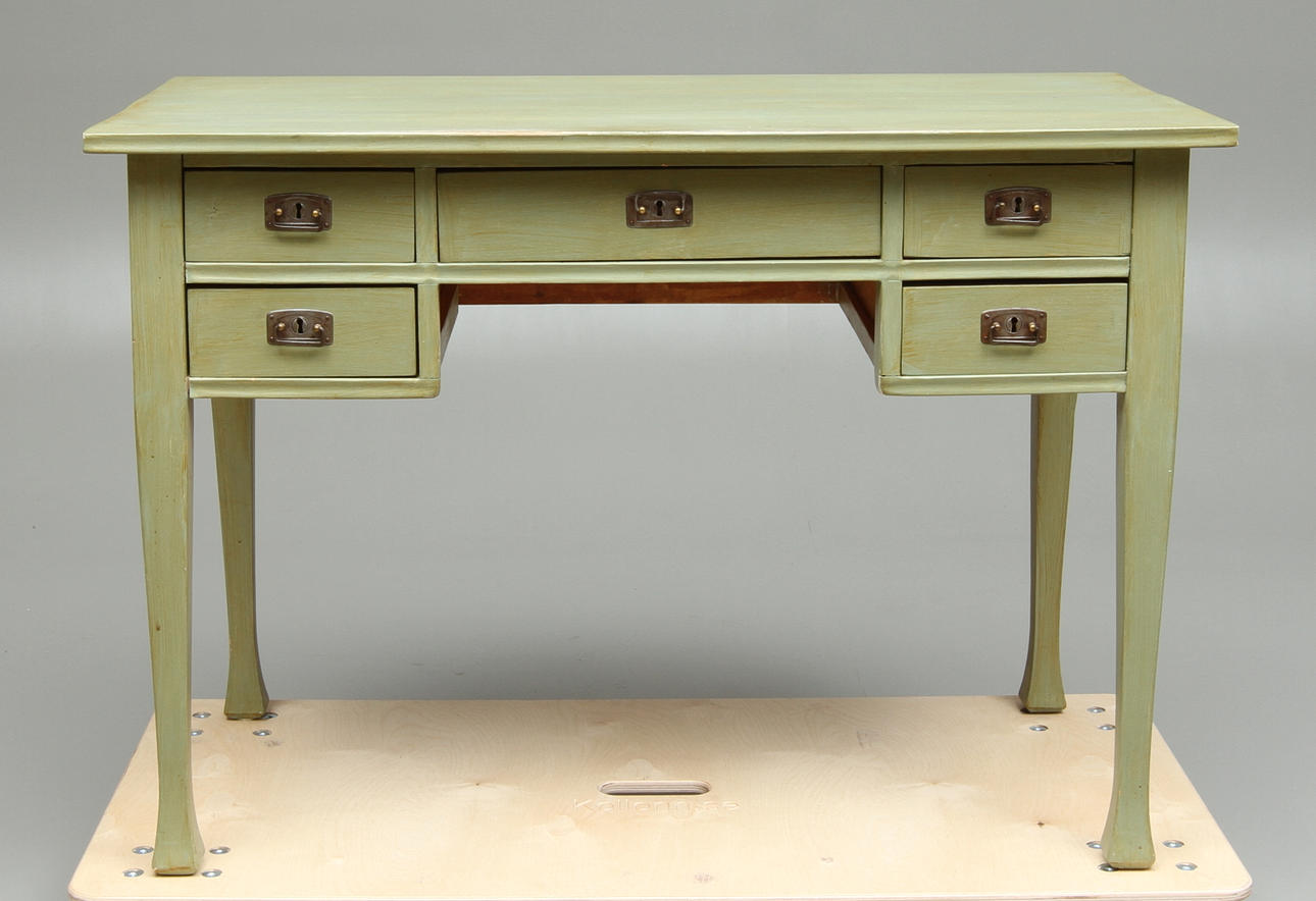 SKRIVBORD, jugend, 1900-tal.