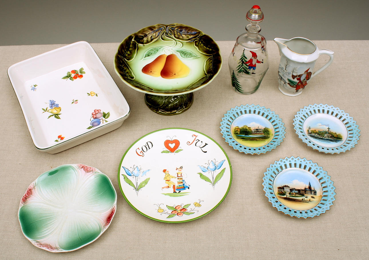 KERAMIKFÖREMÅL 8 st + GLASKARAFF.