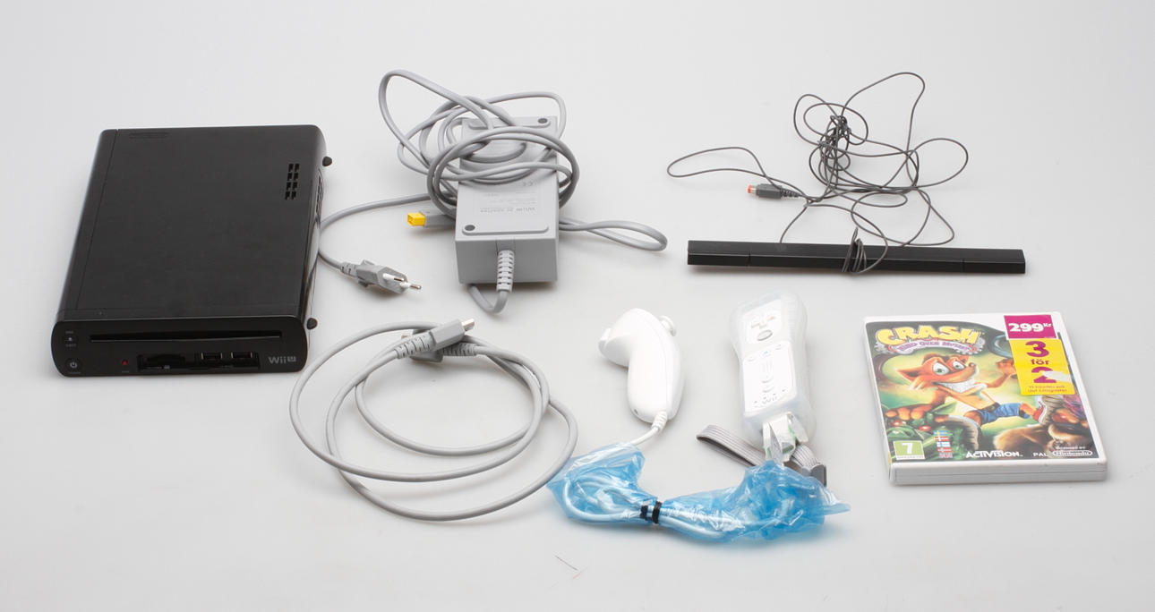 SPELKONSOL, Nintendo Wii U, 1 handkontroll, 1 spel.