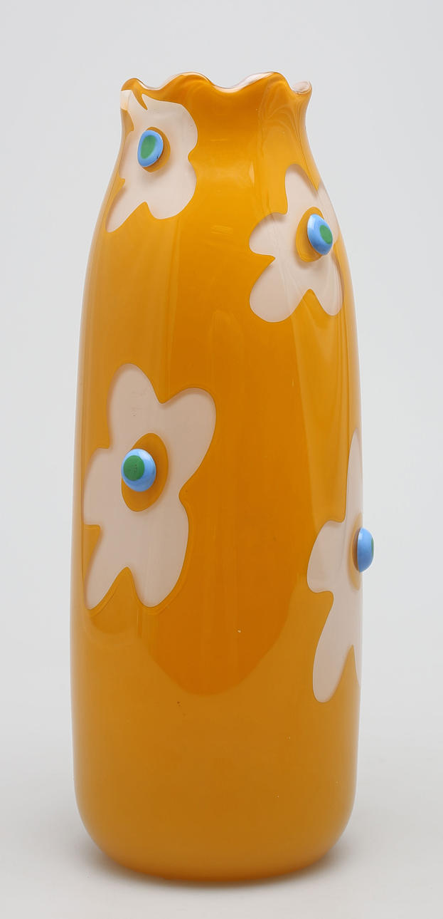 ANNE NILSSON. VAS, glas, sign o numr, Anne Nilsson, Orrefors.