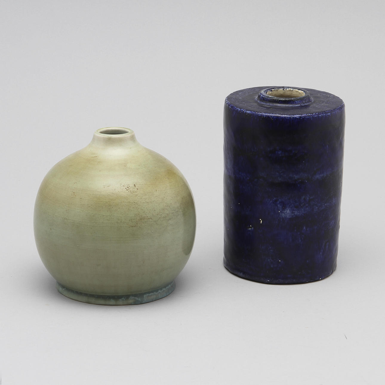 VASER, 2 st, stengods, Gertrud Lönegren, Rörstrand.