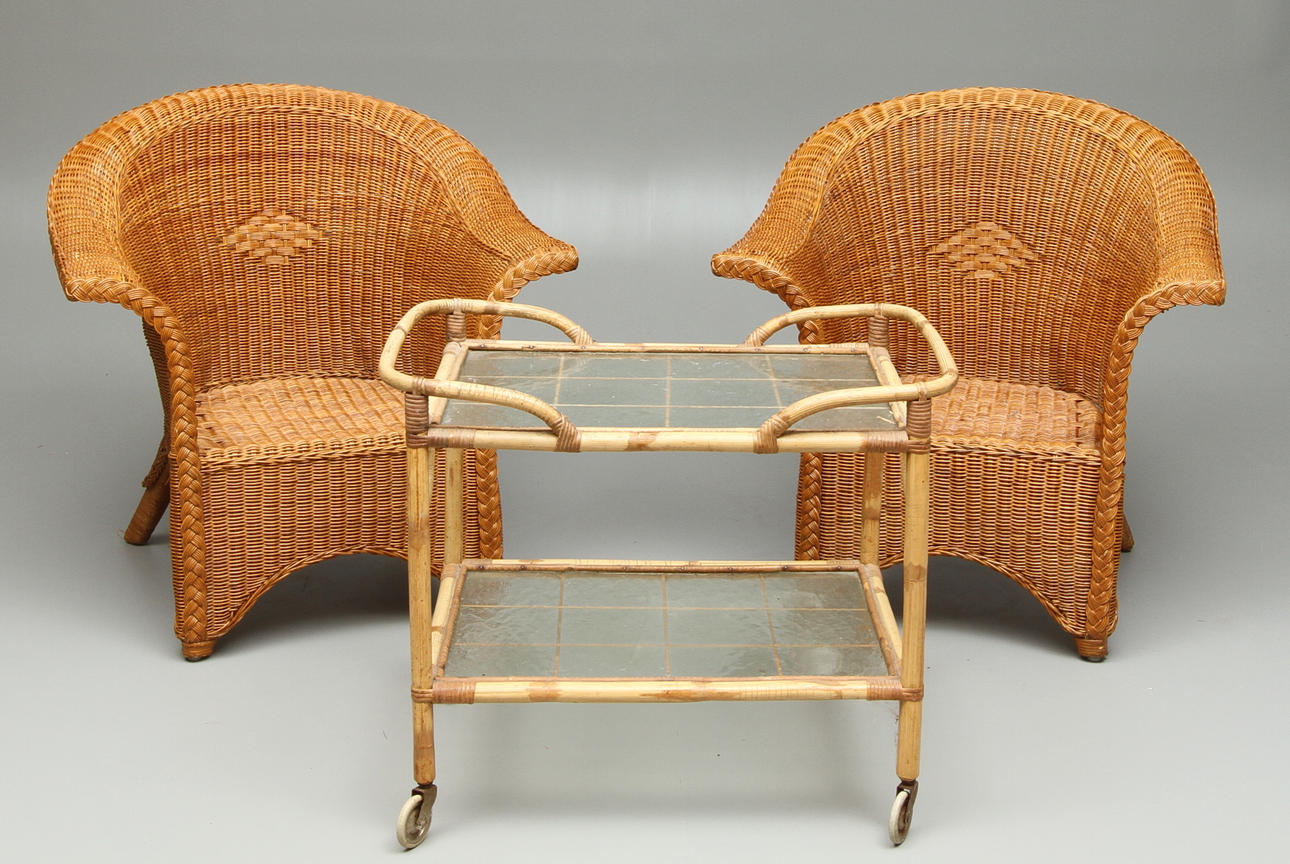 FÅTÖLJER, 1 par, ROTTING. SERVERINGSVAGN. 19/2000-tal.