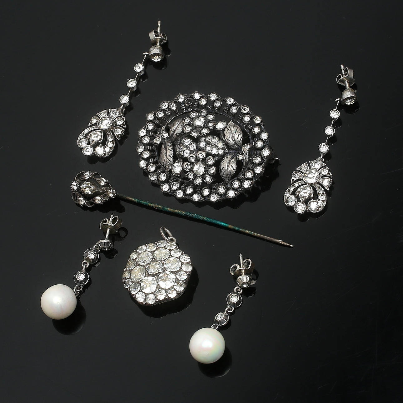 SMYCKEN, 5 delar, mestadels silver, paste, 1900-tal.