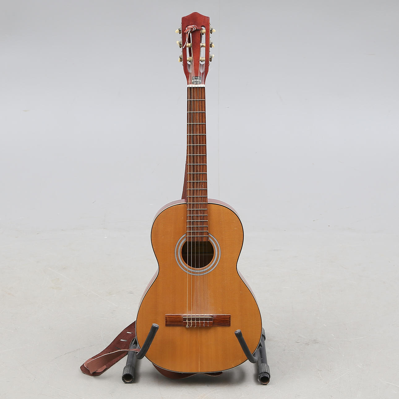 GITARR "Ariana" 1900-tal.