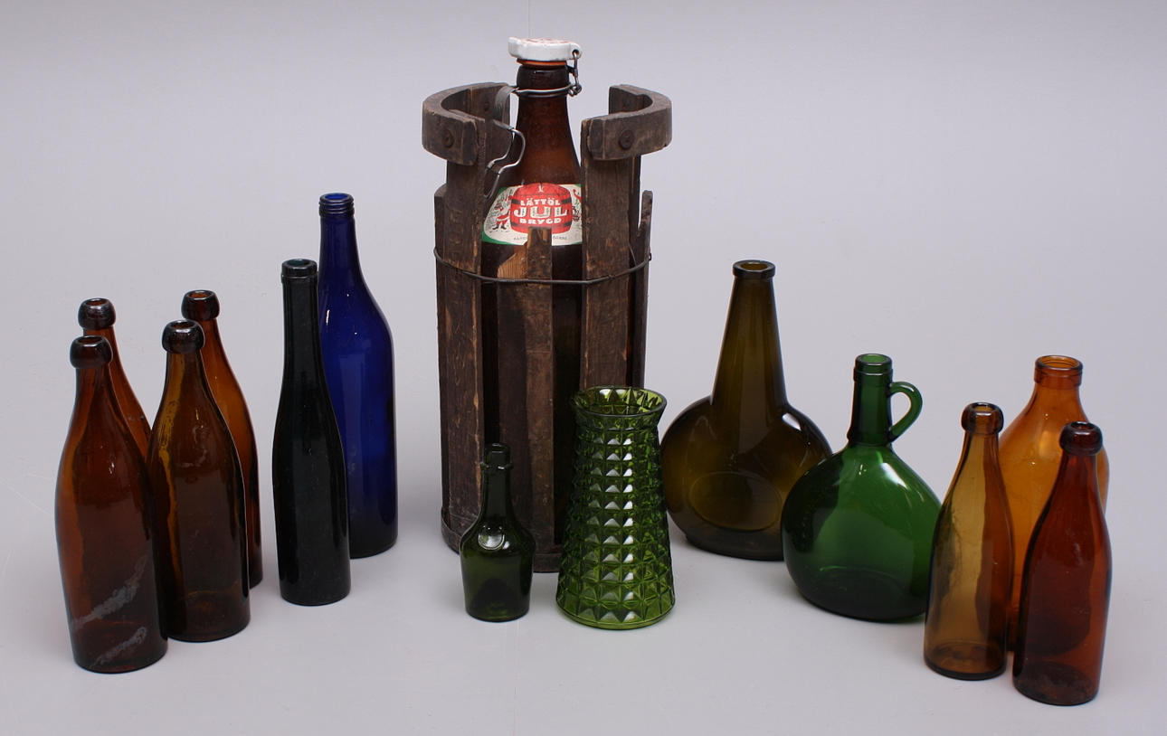 GLASFLASKOR, 13 st + VAS, glas.