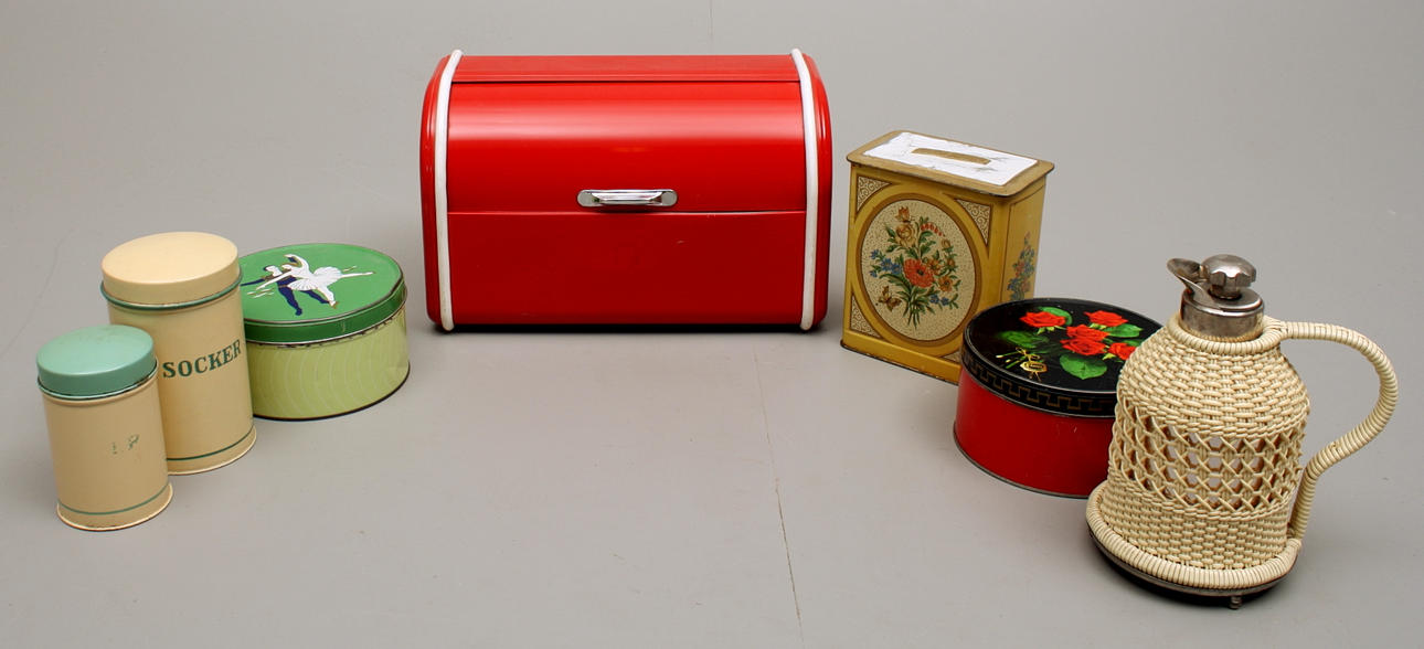 PLÅTBURKAR, 5 st + BRÖDBURK, plåt + TERMOS.