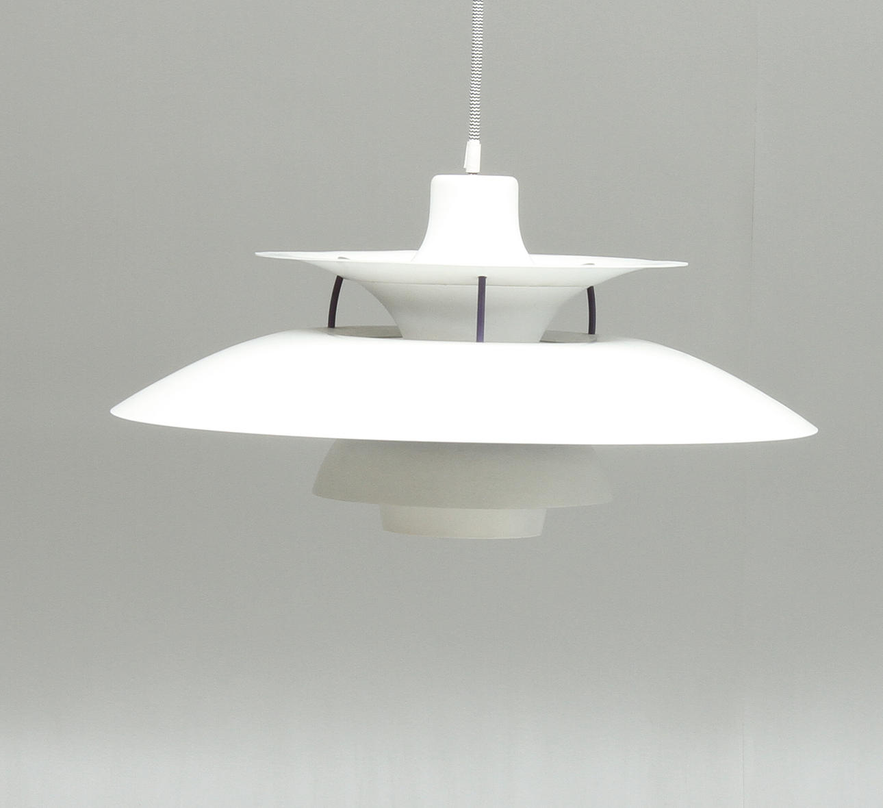 TAKLAMPA, PH-lampa, Poul Henningsen för Louis Poulsen.