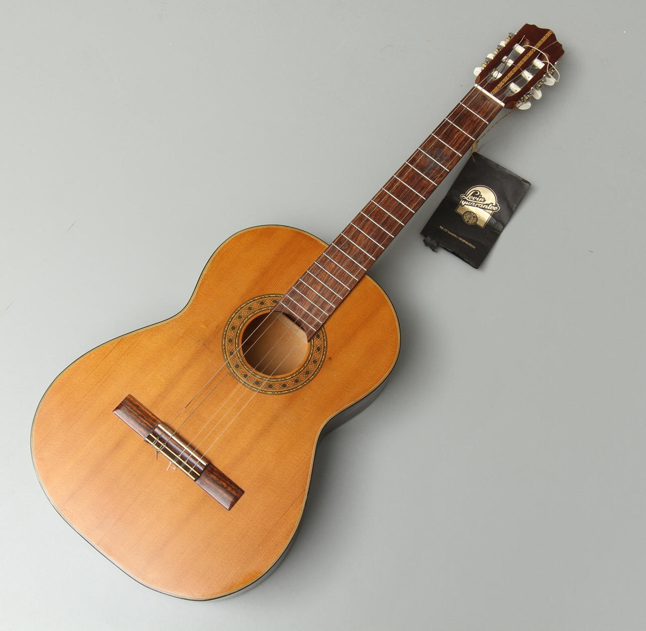 GITARR, akustisk, 1900-tal.