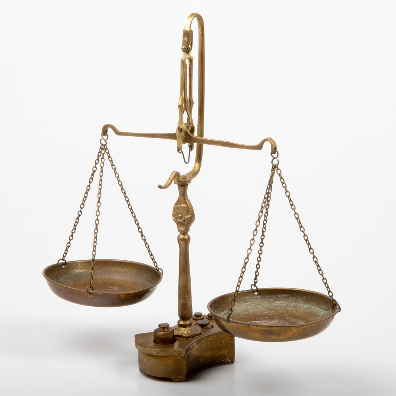 BALANSVÅG, mässing, 1900-talets första hälft.