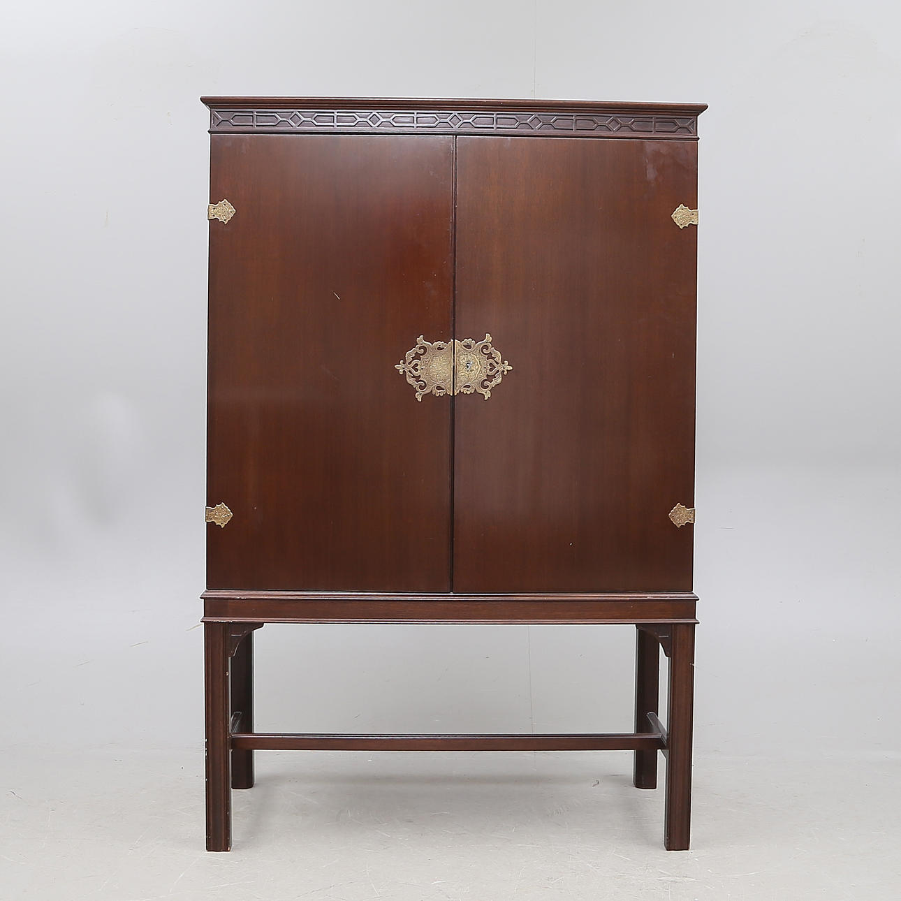 BARSKÅP, trä/glas, 1900-tal.