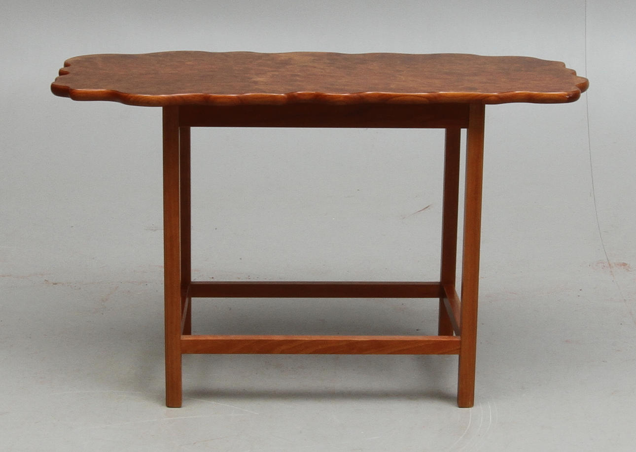 SIDEBOARD, modell 1058, Josef Frank, firma Svenskt Tenn.