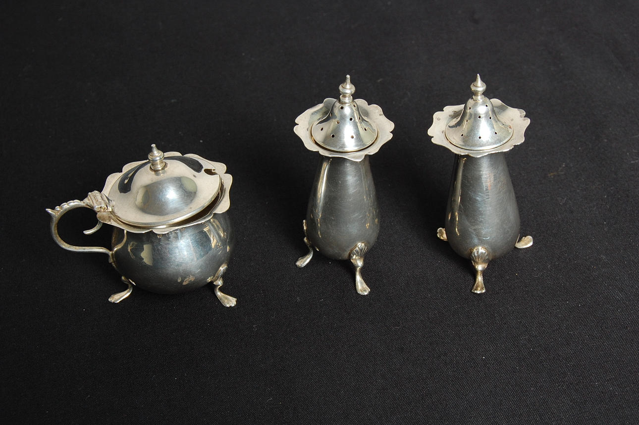 SALT, PEPPARKAR,SOCKERSKÅL, silver, England, 1921.