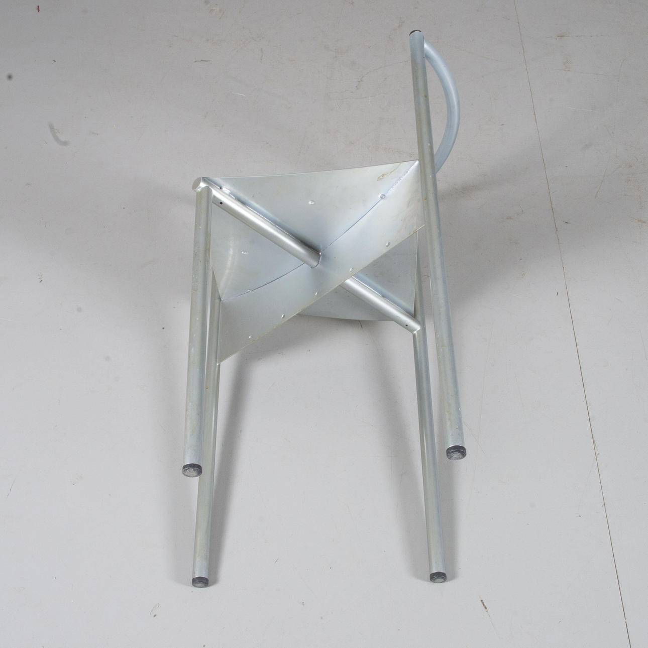 STOL, gråmålad metall, modern design. Möbler - Fåtöljer & Stolar ...