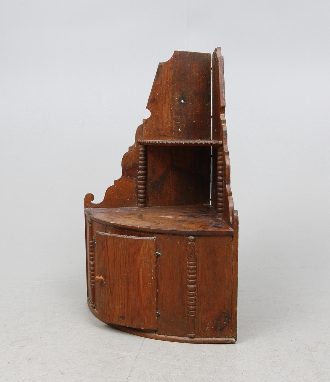 Hörnskåp 1800-tal.