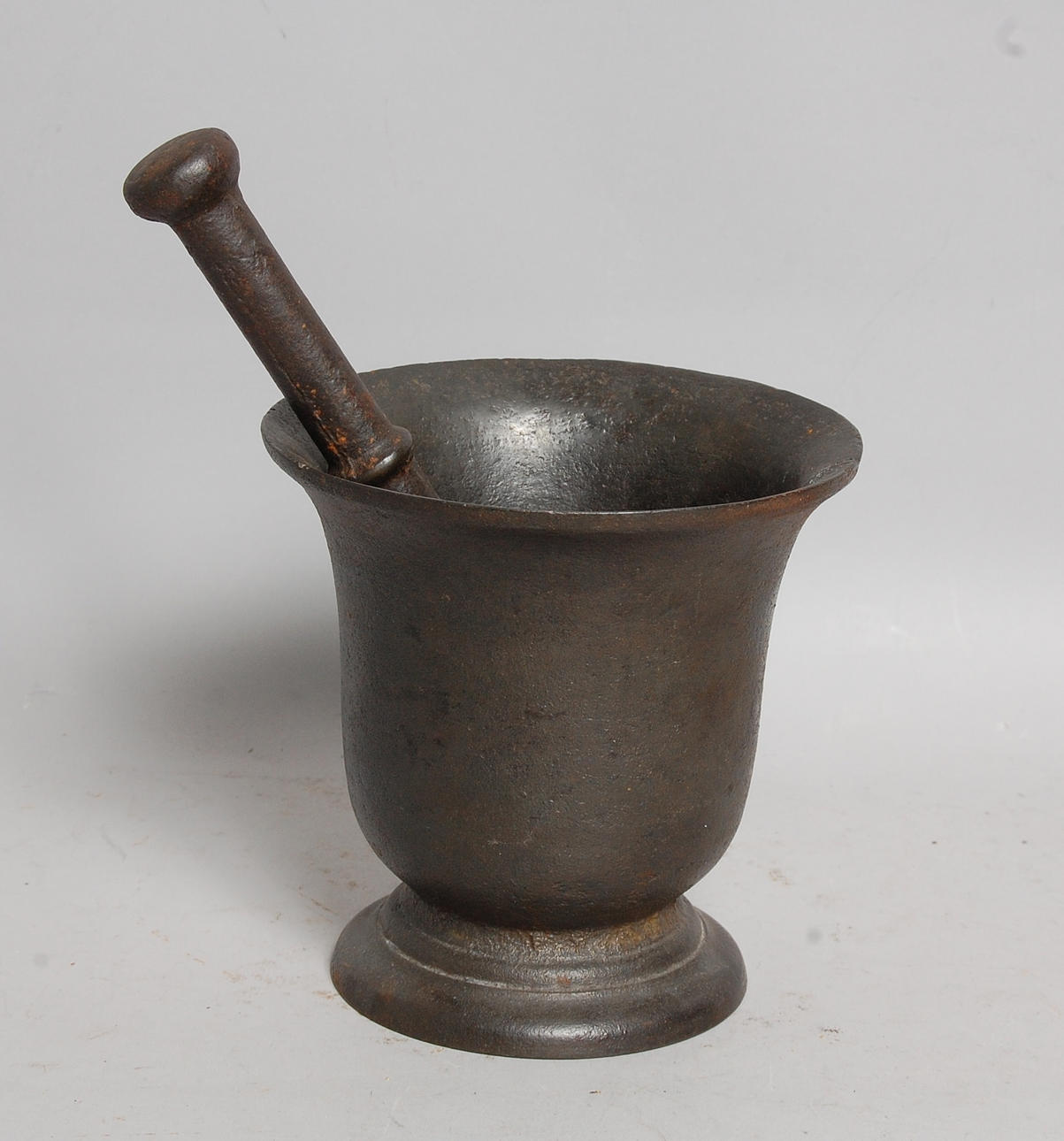 MORTEL, gjutjärn, Sverige, 1700-tal.