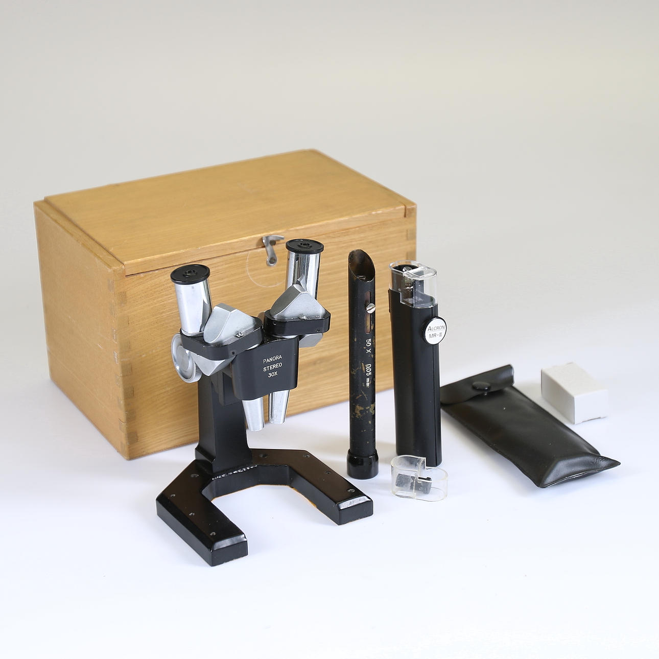 MIKROSKOP, med tillbehör, Panora Stereo 30X.