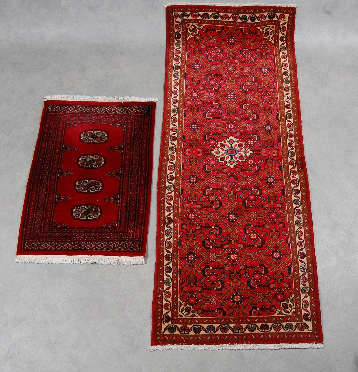 MATTOR, 2 st orientaliska, handknutna, 200 x 77, 91 x 63 cm.