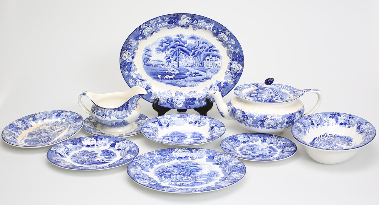 PORSLIN, Woods and sons, England. 47 delar.