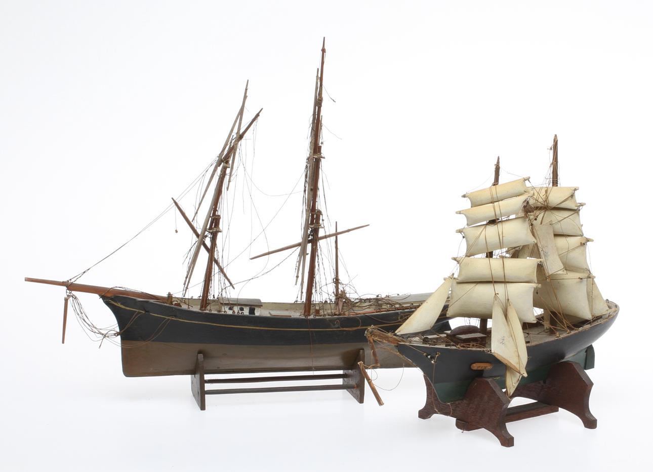 MODELLBÅTAR, 2 st, 1900-tal.